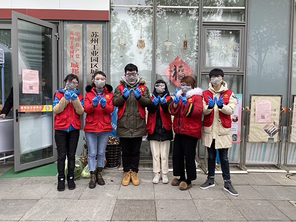 致敬！每一位战“疫”中的凡人英雄2.jpg